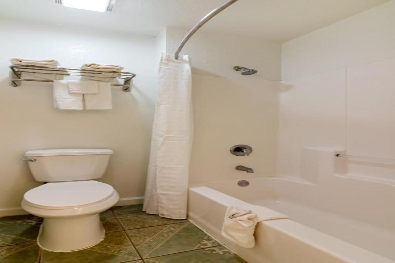 Oyo Garden Inn And Suites Pearsall I-35 East Экстерьер фото
